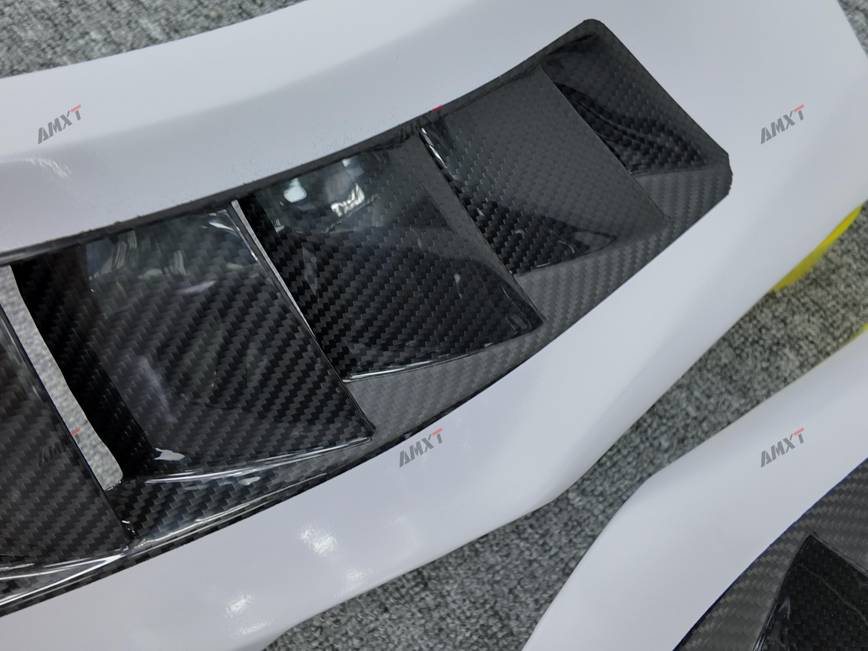 Dry Carbon Fiber fenders flare for Lamborghini Huracan Vorsteiner Style Bodykit High Quality Excellent Fitment
