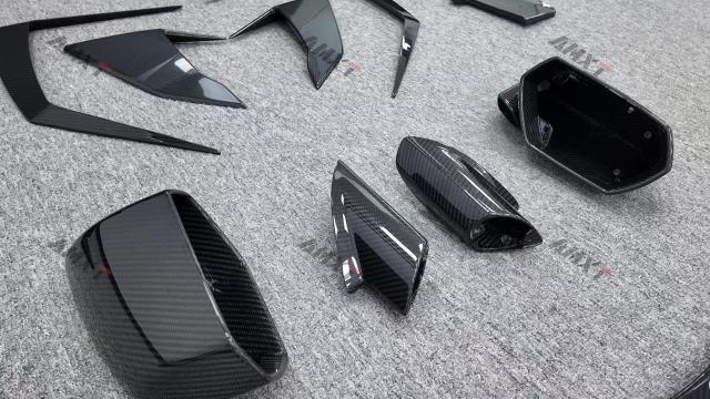 Dry Carbon Fiber Sto Upgrade V Style Body Kits for Lamborghini Huracan Front Lip Hood Vent Side Skirts Rear Windows Trims