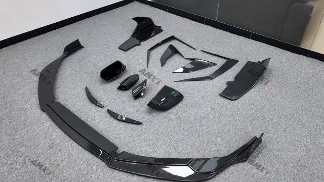 Dry Carbon Fiber Sto Upgrade V Style Body Kits for Lamborghini Huracan Front Lip Hood Vent Side Skirts Rear Windows Trims