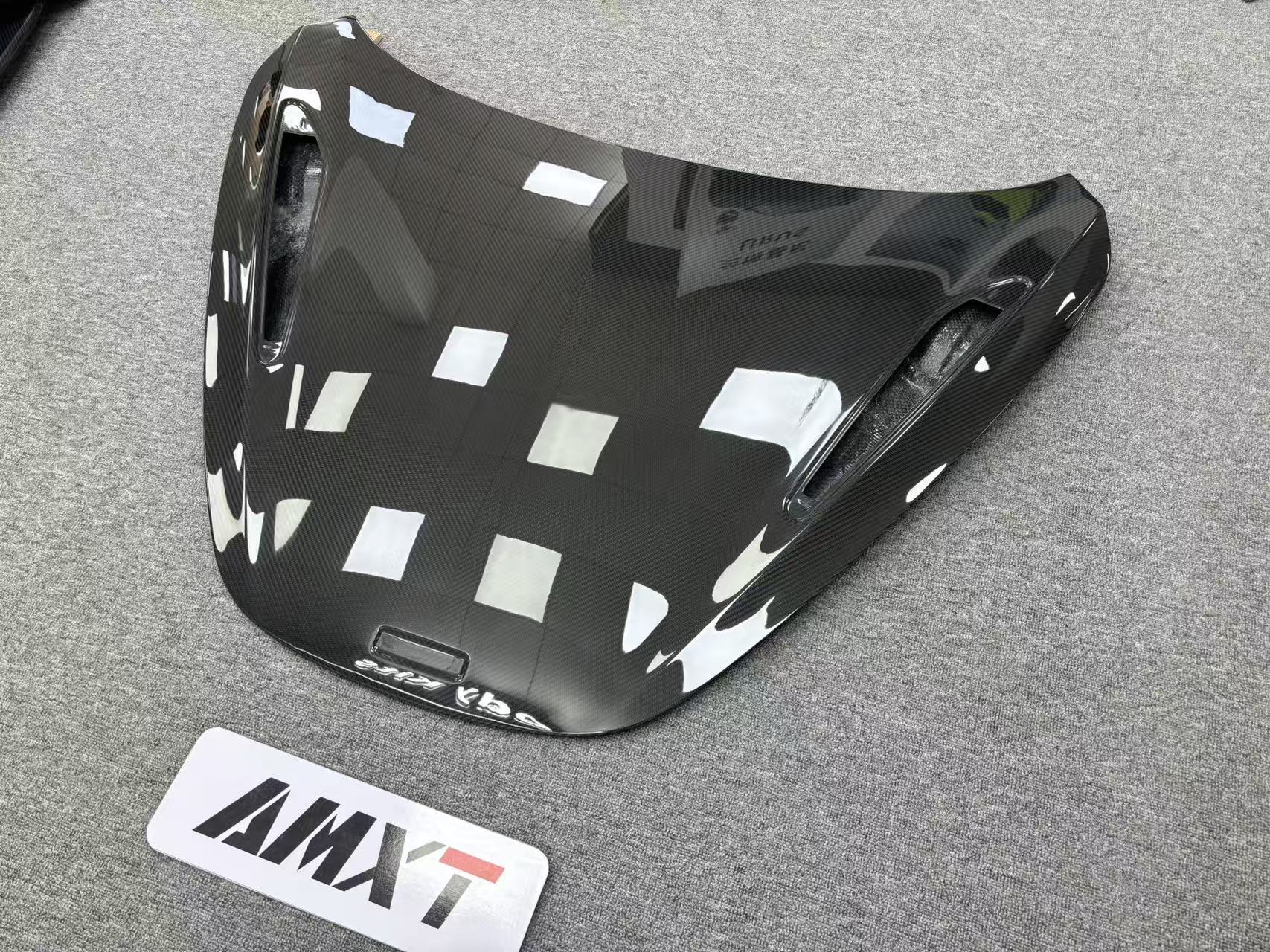 High Quality Fast Delivery Whole Sale Price Dry Carbon Fiber OEM Style Hood Body Kits for Mclaren 720S