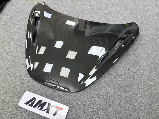High Quality Fast Delivery Whole Sale Price Dry Carbon Fiber OEM Style Hood Body Kits for Mclaren 720S