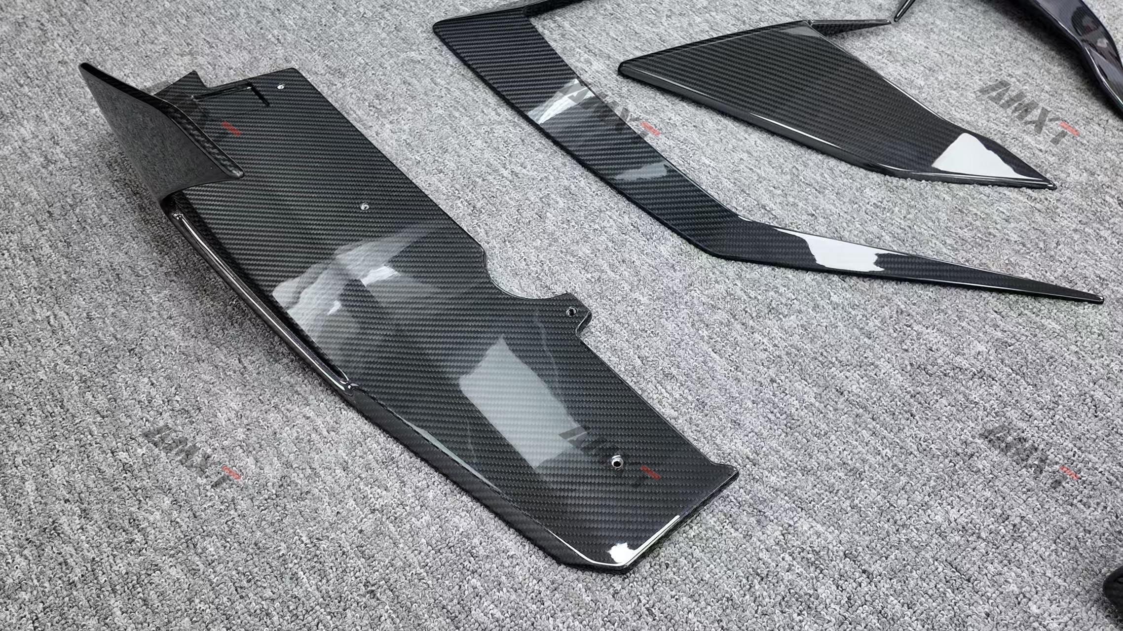Dry Carbon Fiber Sto Upgrade V Style Body Kits for Lamborghini Huracan Front Lip Hood Vent Side Skirts Rear Windows Trims