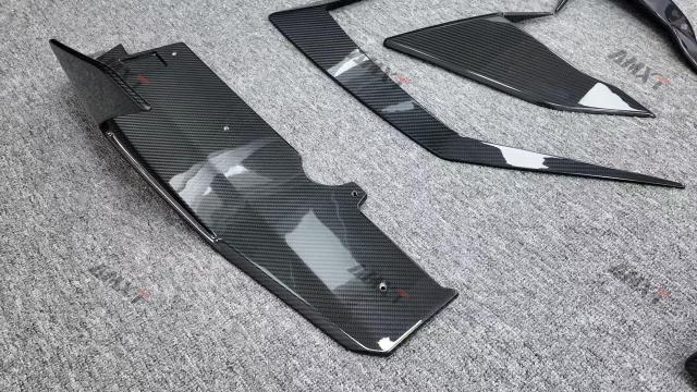 Dry Carbon Fiber Sto Upgrade V Style Body Kits for Lamborghini Huracan Front Lip Hood Vent Side Skirts Rear Windows Trims