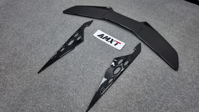 Dry Carbon Fiber DUKE Wing Car Rear Spoiler for Lamborghini Revuelto