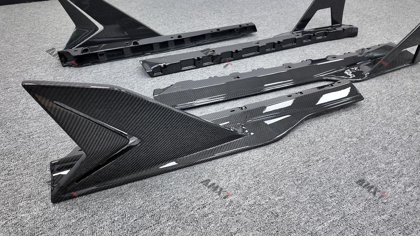 Good Fitment Dry Carbon Fiber Duke Side Skirts for Lamborghini Revuelto