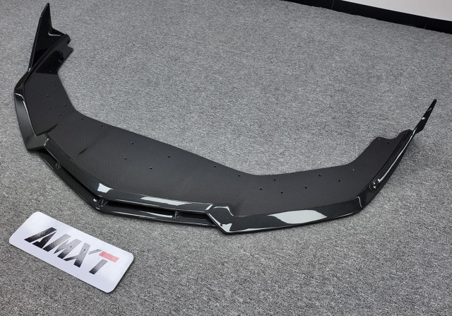 Dry Fiber DUKE Car Front Lip Front Bumper Lip for Lamborghini Revuelto Good Fitment