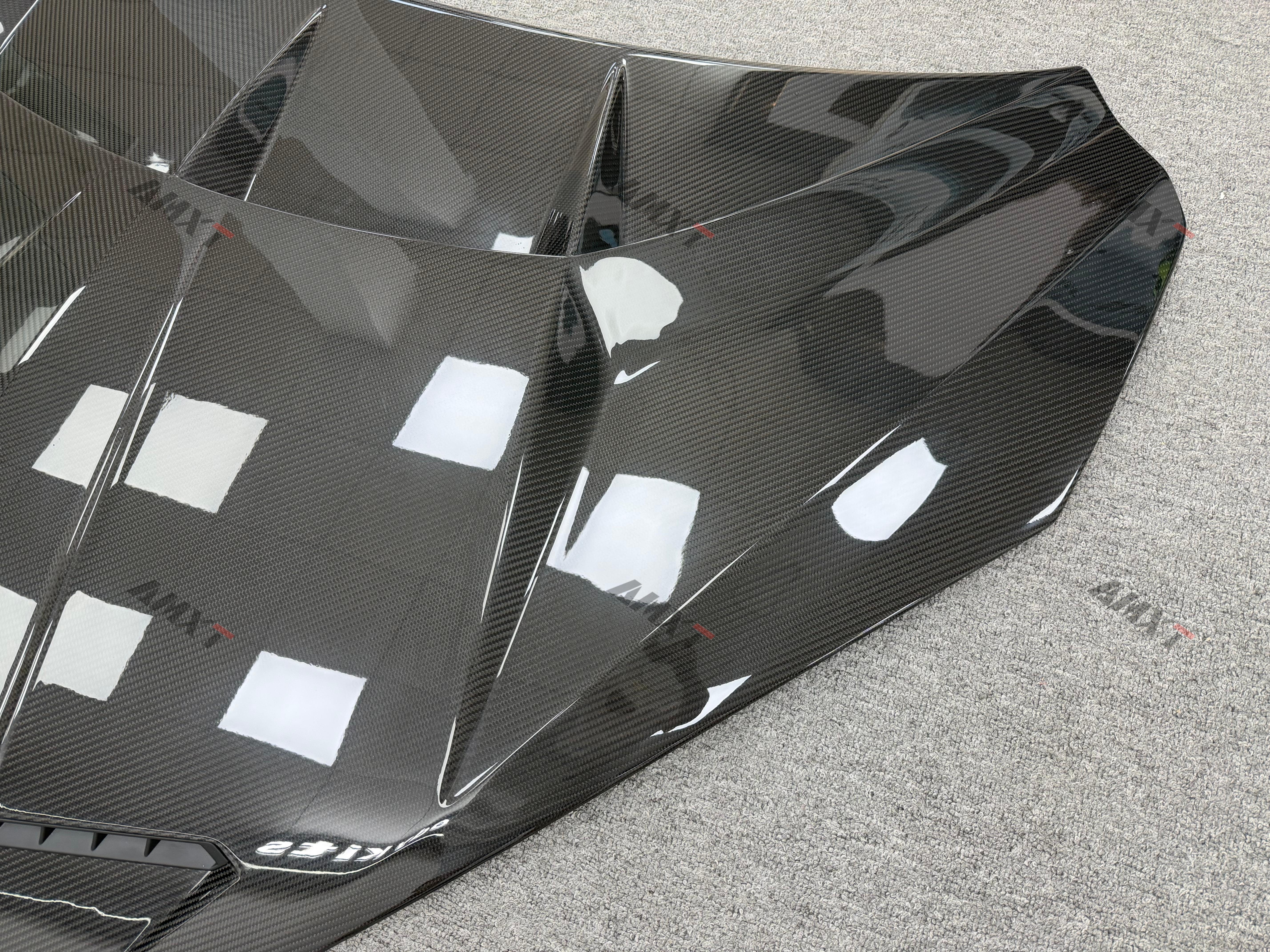 Dry Carbon 1016 Hood Car Engine Hood Bonnet for Lamborghini Revuelto