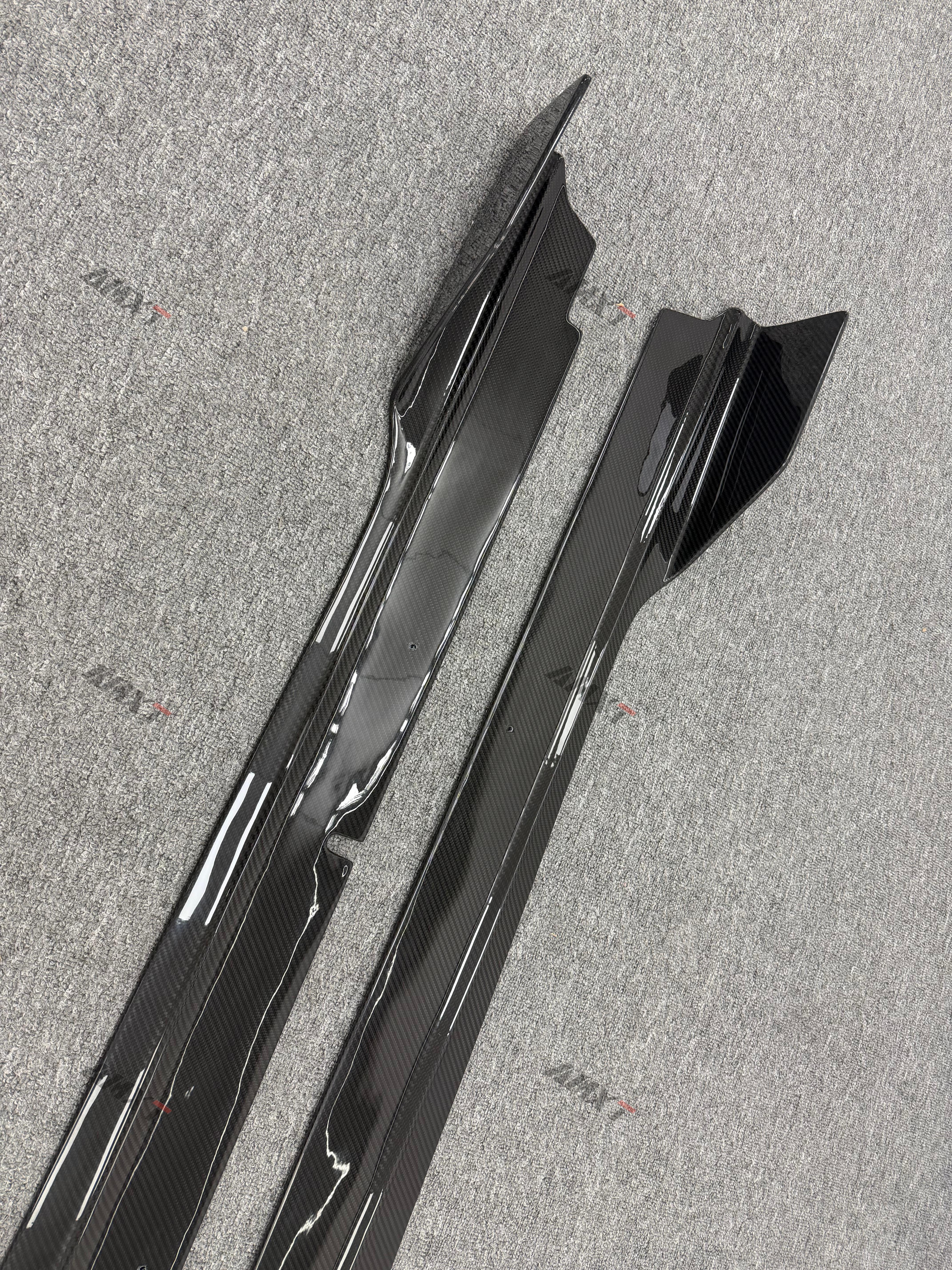 High Quality Fast Delivery Whole Sale Price Dry Carbon Fiber Vors Side Skirt Body Kits for Lamborghini Huracan LP580 LP610