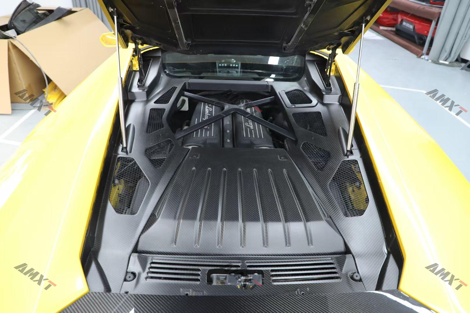 High Quality Fast Delivery Whole Sale Price Carbon Fiber Engine Cover Interior Trim Body Kits for Lamborghini Huracan EVO