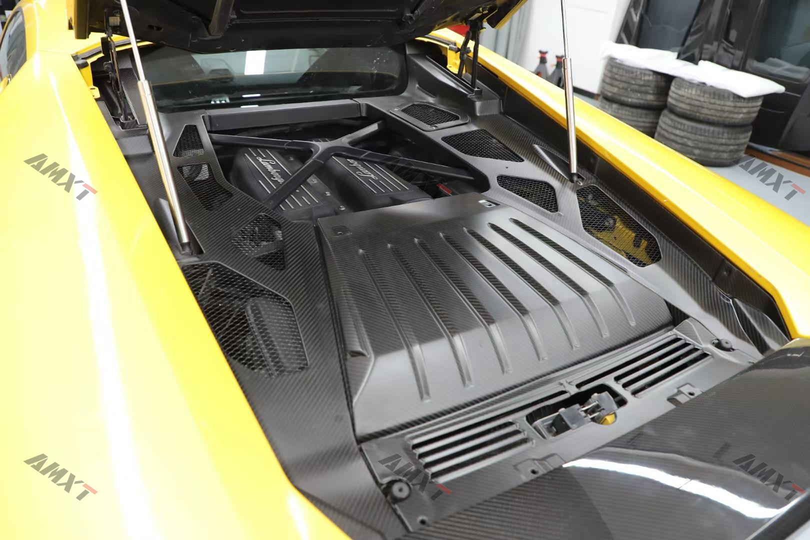 High Quality Fast Delivery Whole Sale Price Carbon Fiber Engine Cover Interior Trim Body Kits for Lamborghini Huracan EVO