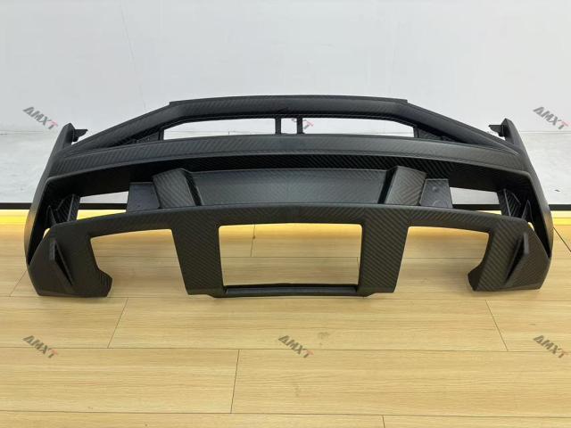 New High Quality Dry Carbon Fiber Car Rear Bumper for Gallardo-Bolt-On Installation Carbon Black 100% Fitment 2008-2013