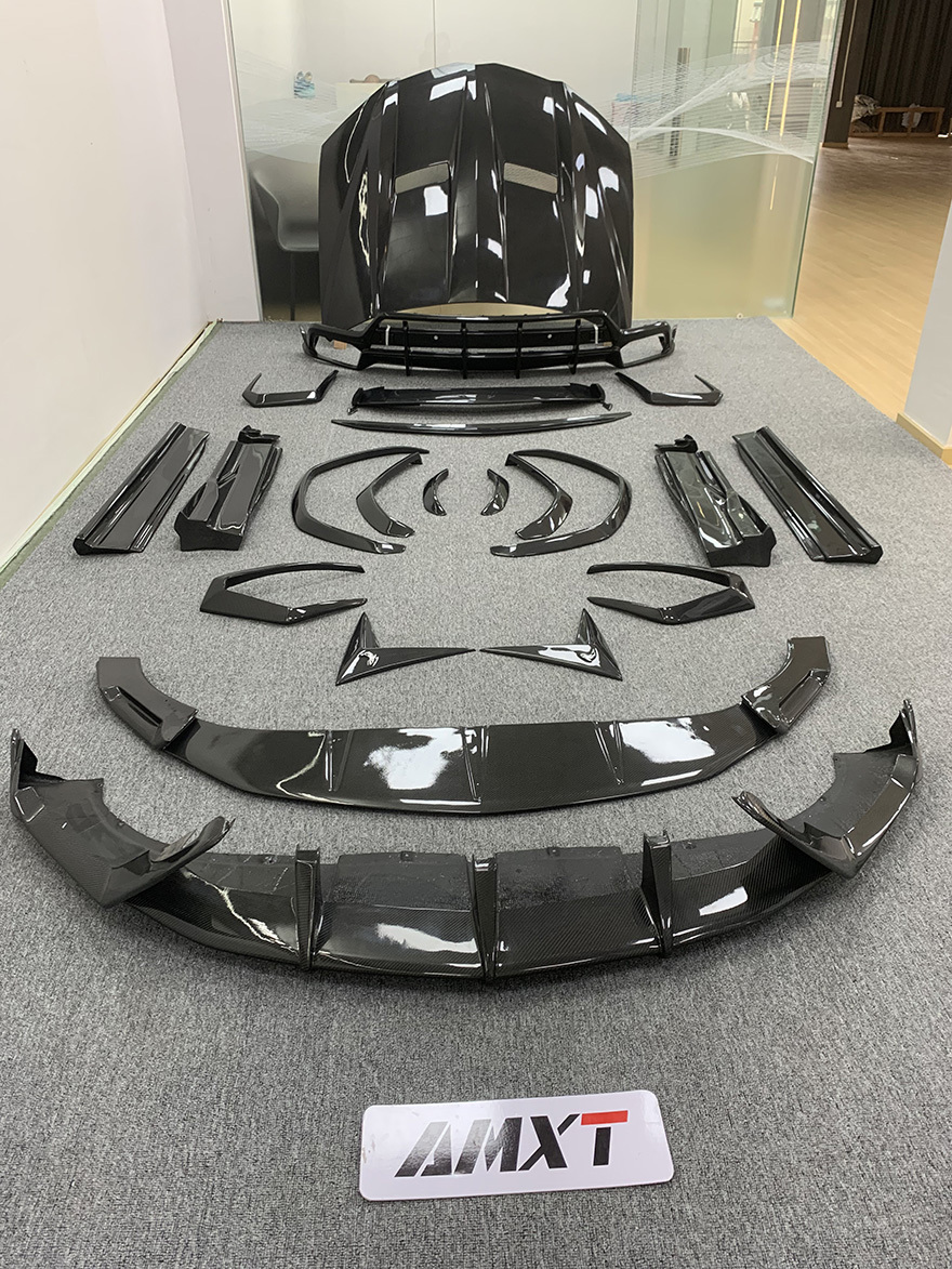 URUS Topcar Body Kits for Lamborghini Excellent Quality Fast Delivery Dry Carbon Fiber Front Lip Side Skirt Rear Diffuser Hood
