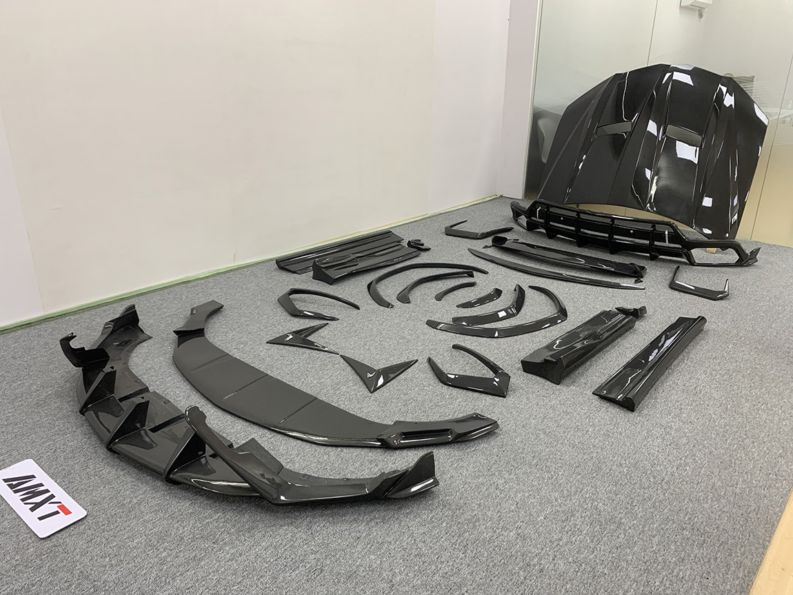 URUS Topcar Body Kits for Lamborghini Excellent Quality Fast Delivery Dry Carbon Fiber Front Lip Side Skirt Rear Diffuser Hood