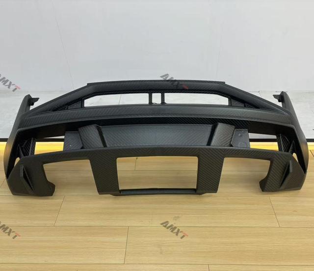 New High Quality Dry Carbon Fiber Car Rear Bumper for Gallardo-Bolt-On Installation Carbon Black 100% Fitment 2008-2013