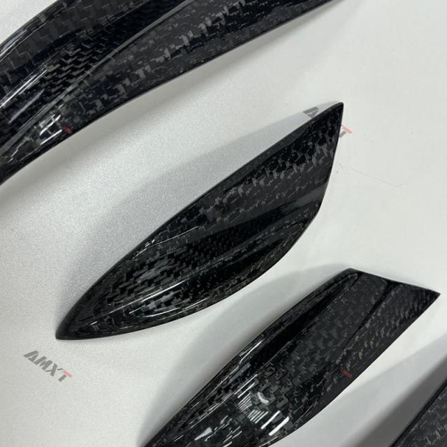 High Quality Fast Delivery Whole Sale Price Wet Carbon Fiber M Style Canards Body Kits for Lamborghini URUS