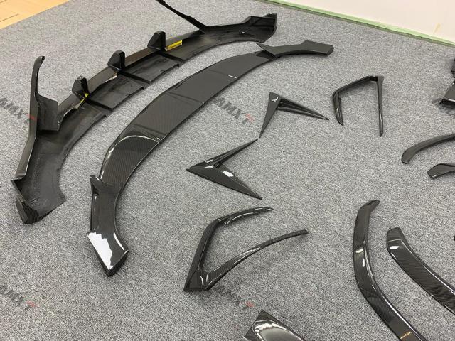 URUS Topcar Body Kits for Lamborghini Excellent Quality Fast Delivery Dry Carbon Fiber Front Lip Side Skirt Rear Diffuser Hood