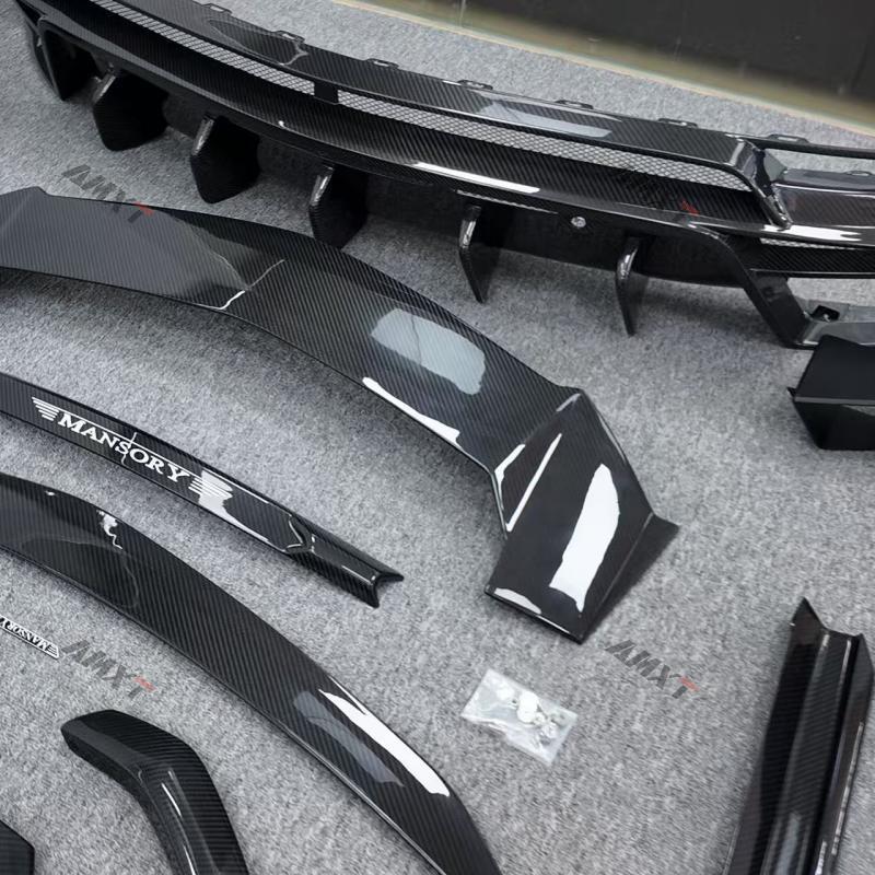 Urus Mansory Body Kits for Lamborghini Excellent Quality Fast Delivery Dry Carbon Fiber Front Lip Side Skirt Rear Diffuser Hood