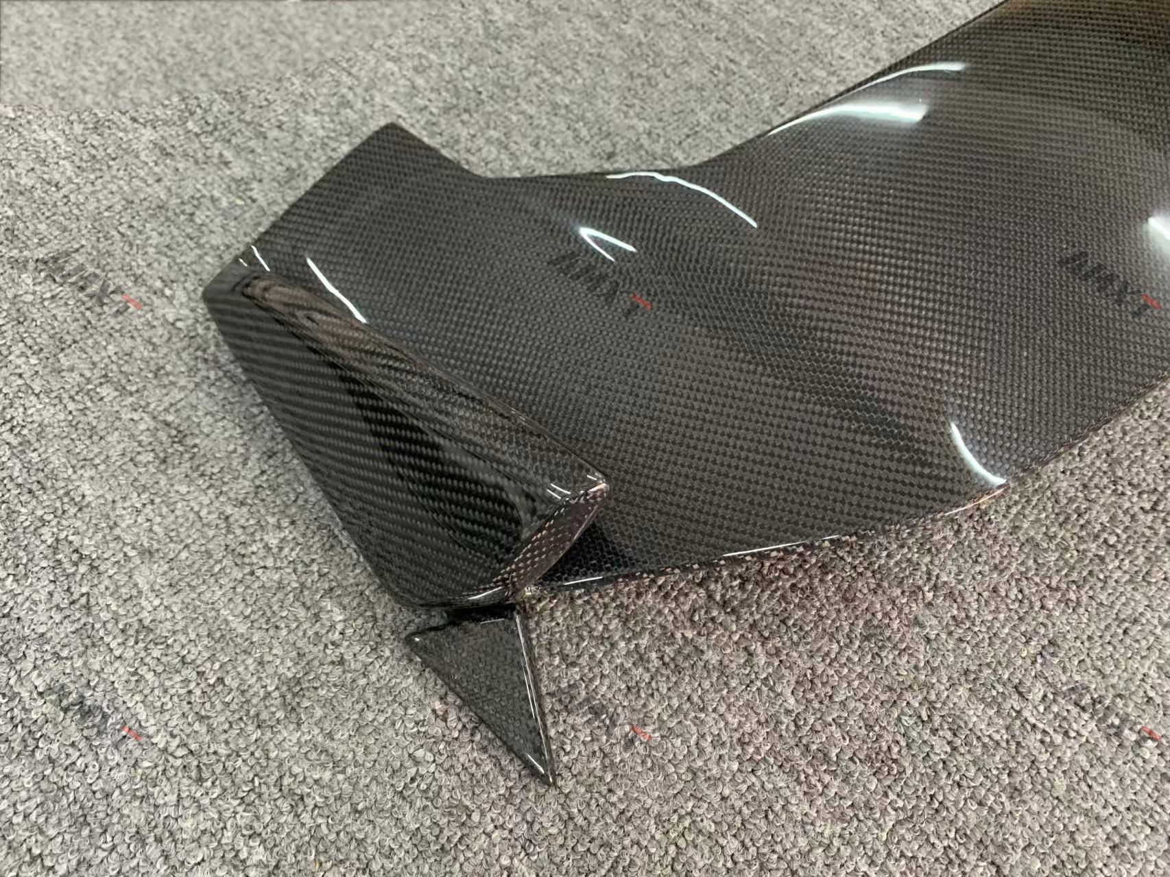 Topcar High Quality Dry Carbon Fiber Roof Spoiler (Wing) for URUS-Carbon Black Polished Finish Fast Delivery