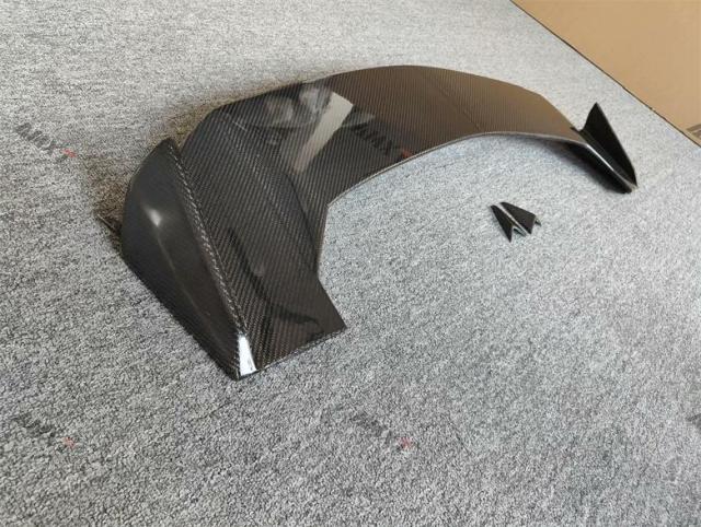 Topcar High Quality Dry Carbon Fiber Roof Spoiler (Wing) for URUS-Carbon Black Polished Finish Fast Delivery