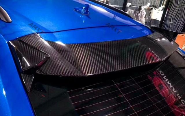 Topcar High Quality Dry Carbon Fiber Roof Spoiler (Wing) for URUS-Carbon Black Polished Finish Fast Delivery