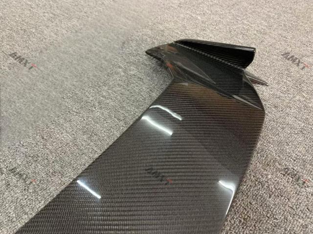 Topcar High Quality Dry Carbon Fiber Roof Spoiler (Wing) for URUS-Carbon Black Polished Finish Fast Delivery