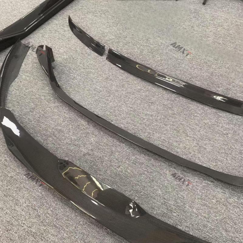 812 Body Kits for Ferrari Perfect Quality Fast Delivery Dry Carbon Fiber Front Lip Side Skirt Rear Corner Guard Diffuser Spoiler