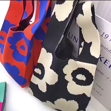 Kusoul Thickened 35x20cm Handmade Knitted Bags Mini Wrist Bag Korean-Style Fashion Tote Handbag Reusable Casual Shopping Bag Flower Woven Bags