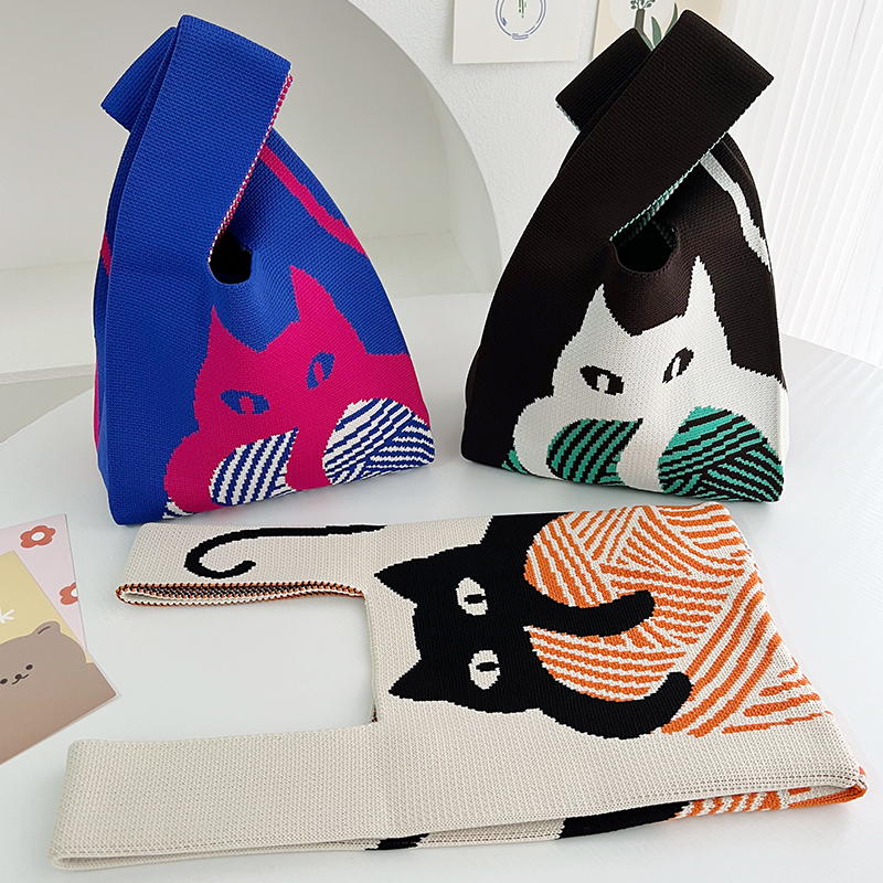 Kusoul Thickened 35x20cm Handmade Knitted Bags Mini Wrist Bag Korean-Style Fashion Tote Handbag Reusable Casual Shopping Bag Cat hugging a ball Woven Bags