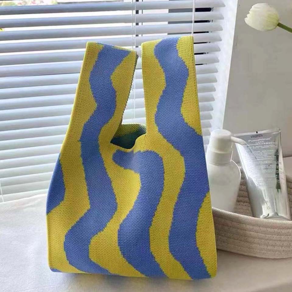 Kusoul 35x20cm Thickened Women'S Knot Wrist Bag Portable Mini Geometric curves Striped Tote Handmade Knitted Bag Bucket Phone Bags Large Capacity Autumn Winter Handbags