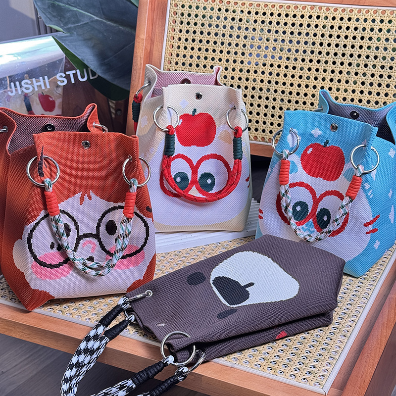 Kosoul 23x17x16cm Cute face Niche Knitted Ring Buckle Top Handle Bag Handmade Knitting Bucket Bag Magnetic Buckle Handbag Women Fashion Totes Bag Wrist Bag