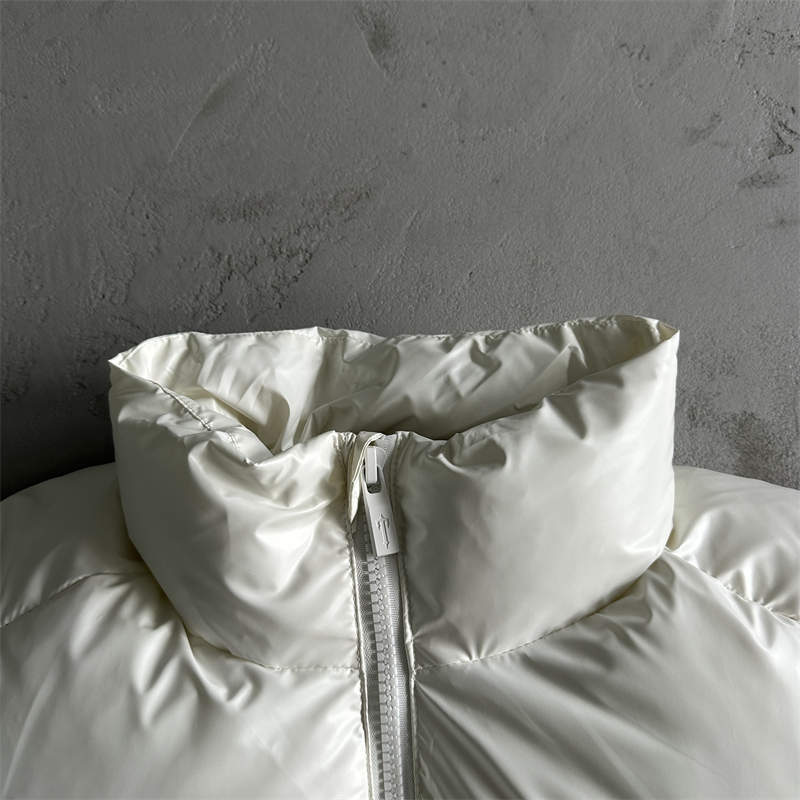 Trapstar Irongate Jacket Embossed Puffer Coat White Detailed View 2
