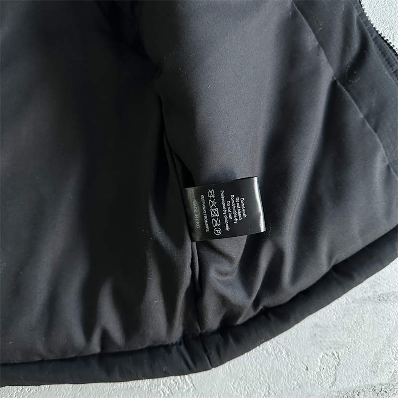 Trapstar Hyperdrive Gilet Pocket Vest Mens Sleeveless Jacket Detailed View