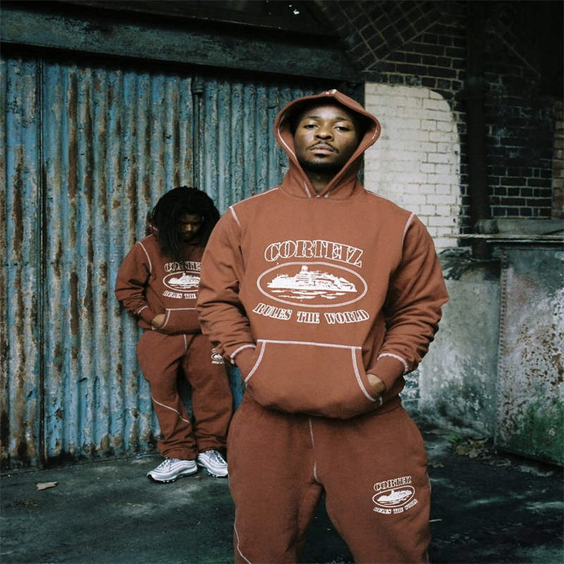 Corteiz Hoodie Crtz Rtw Alcatraz Superior Stitching Tracksuit Brown Wearing Effect