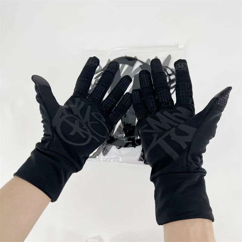 Minus Two Gloves Minustwo Graff Mitten