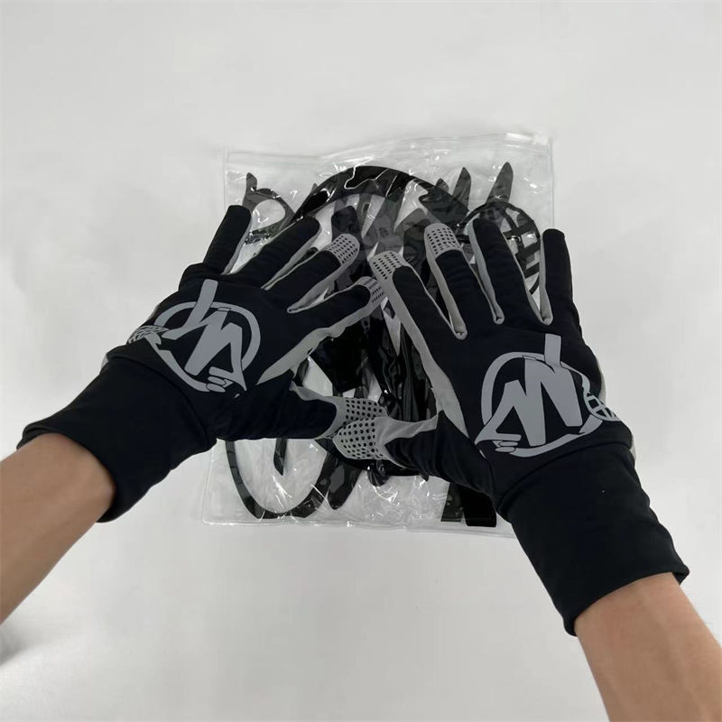 Minus Two Gloves Minustwo Graff Mitten