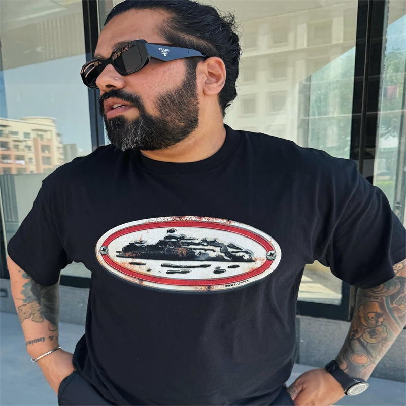Corteiz Rusty Alcatraz Tshirt Black Wearing Effect