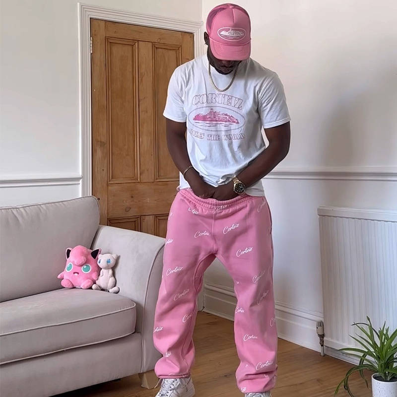 Corteiz Caps Crtz Alcatraz Trucker Hat Side 5 Star Pink Wearing Effect