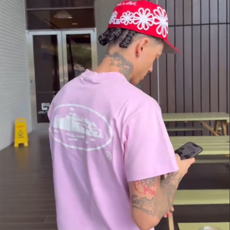 Corteiz OG Island Logo Tee Pink Wearing Effect