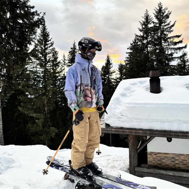Corteiz Elitework Waterproof Shell Jacket Simon Wheatley Wearing Effect