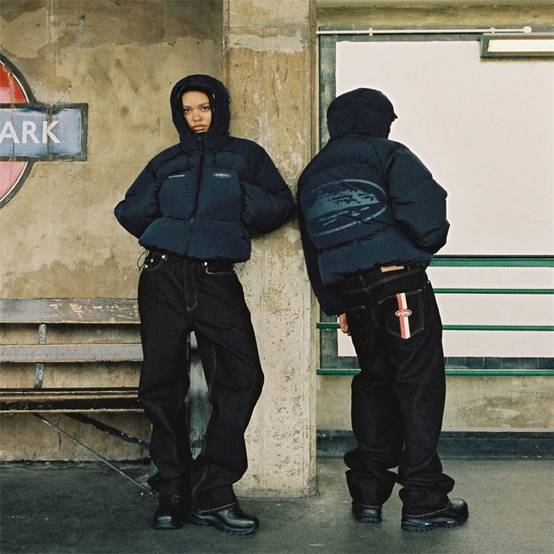 Corteiz Dual Stripe Baggy Jeans Black Wearing Effect