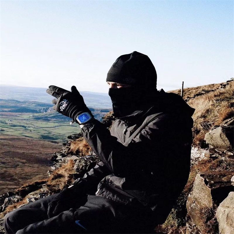 Syna World Syn No Trace Gloves Black Reflective Wearing Effect