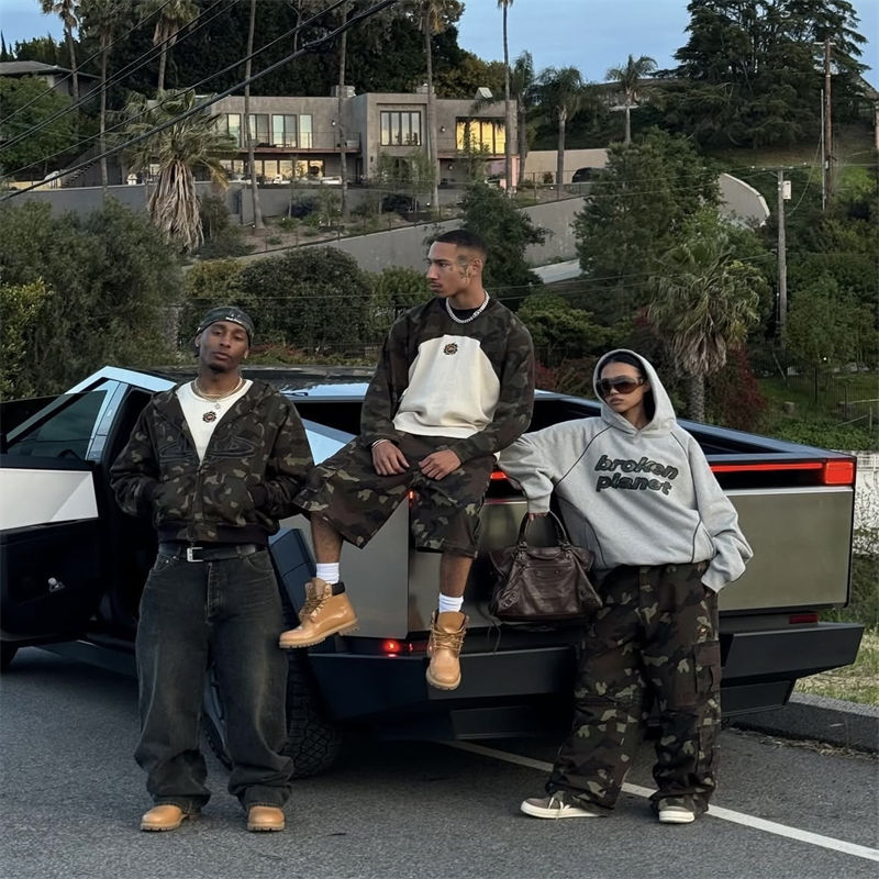 Broken Planet 2-In-1 Camo Cargo Pants/Shorts Wearing effect