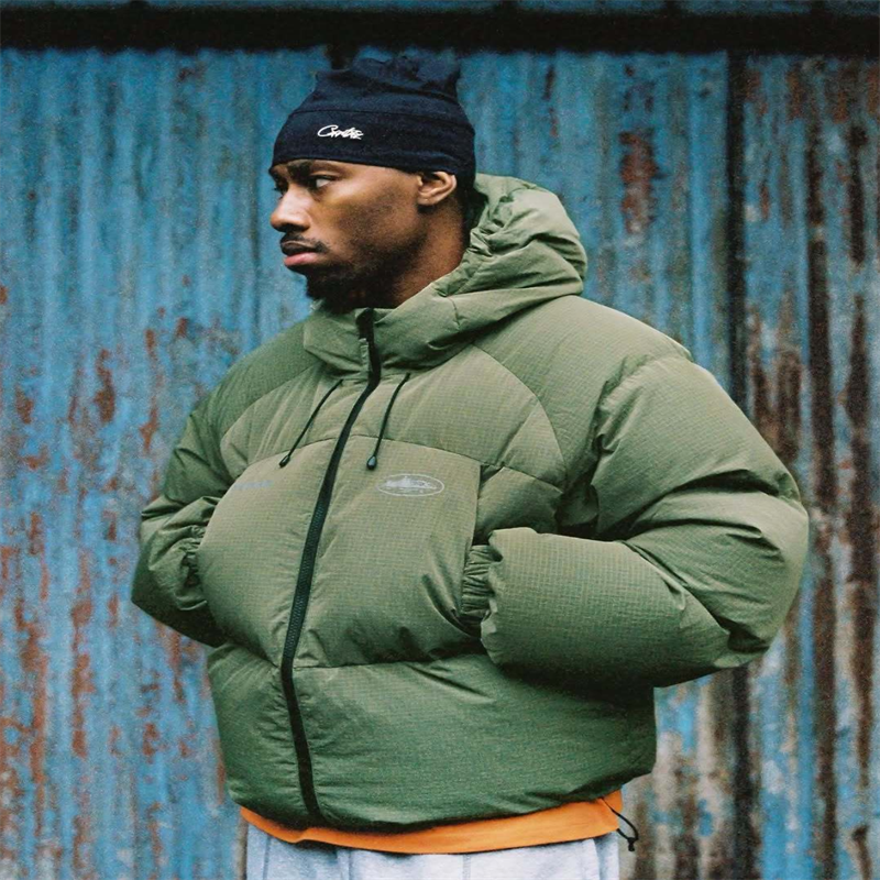 Corteiz Bolo Lite V2 Down Jacket Green Wearing Effect