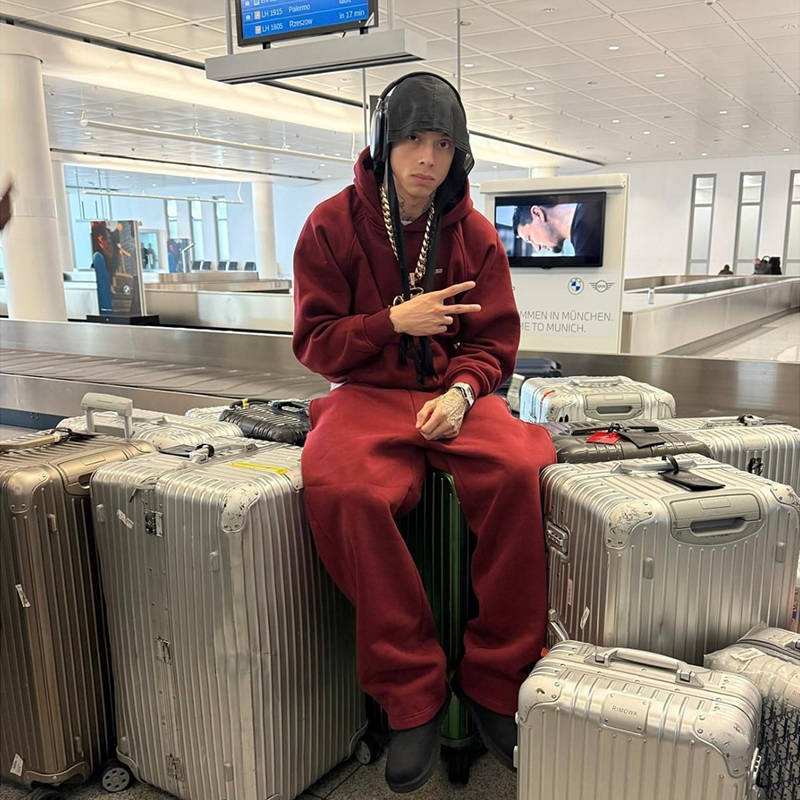 6pm+ Hoodie and Open Leg Jogger Red Wearing Effect