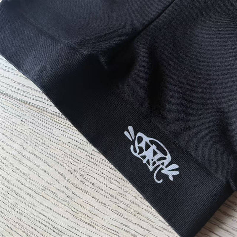 Syna Seamless Hat