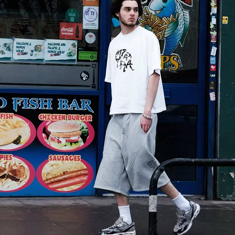 Mertra Tracky Shorts Grey Wearing Effect