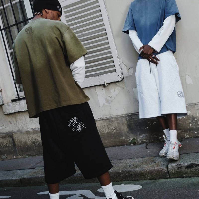 Mertra Tracky Shorts Black Wearing Effect