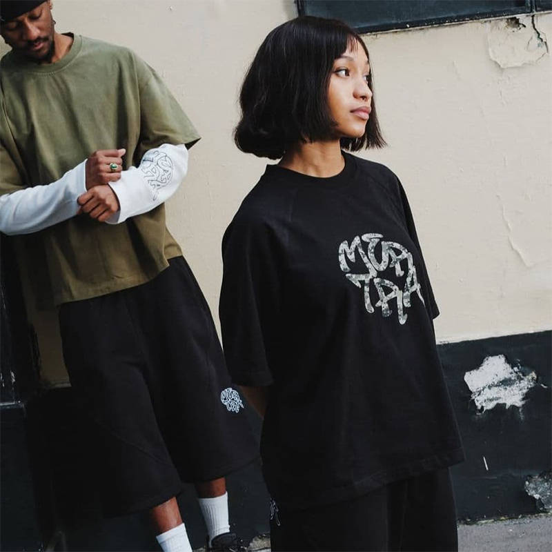 Mertra Glitch Tee Black Wearing Effect