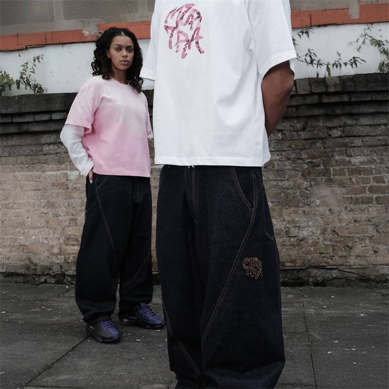 Mertra Camo Tee White Pink Wearing Effect