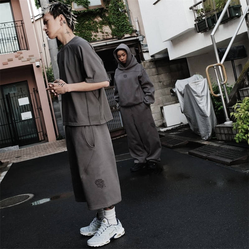 Mertra Cross Point Tee and Shorts Grey Wearing Effect